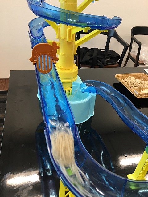 流れていくそば 流れていくそば