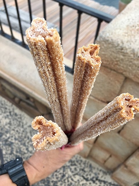 シナモンチュロス シナモンチュロス